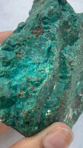 คริสโซคอลลาดิบธรรมชาติหรืออะซูไรต์ดิบความงามจากดิน