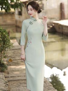 Elegant Long Cheongsam Simplistic Mid-Sleeve Design Daily Wear Suitable for Younger Mothers Autumn New Style Polyester Fiber