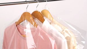 100Pcs Thicken Clothes Dustproof Cover Plastic Cover for Hanging Clothes Dress Waterproof Suit Clothes Storage Bag Clear Clothing Cover Bag Transparent Clothes Plastic Film Closet Coat Garment Bag