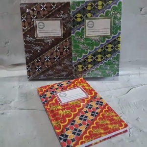 ( 1 buku ) Hardcover Oktavo Kuramas 100lembar octavo