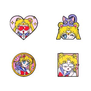 Bandai | 4 Chiếc Ghim Cài Hình Trái Tim Sailor Moon Huy Hiệu Kim Loại Hoạt Hình Phù Hiệu Trang Trí Ba Lô Quần Áo Trang Sức Phụ Kiện Anime Quà Tặng Cho Người Hâm Mộ