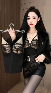 เสื้อกั๊กผ้าไหมน้ำแข็งไร้ตะเข็บแบบใหม่สำหรับผู้หญิงในฤดูใบไม้ผลิและฤดูร้อน 2024 เสื้อกล้ามสายเดี่ยวแบบไขว้ผ้าลูกไม้สีดำโปร่งใส