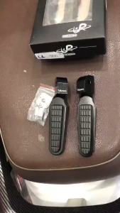 Cặp gác chân sau nhôm CNC nguyên khối xe Vario 150i 160i phụ kiện thay thế đồ hãng