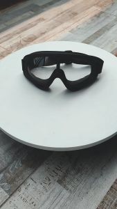 แว่นกันลม น้ำหนักเบาสวมใส่สบาย เป็นเลนส์ PC ทนทานกันกระแทรก กันฝุ่นละออง แว่นตาขี่มอเตอร์ไซค์ แว่นตามอเตอร์ไซค์