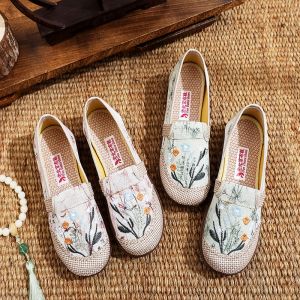 Casual Comfortable Flat Mom Shoes Old Beijing Cloth Shoes Pressure-Injection Process Low Heel Plant Florals Pattern Round Head Toe