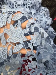 vải ren chỉ hoa màu xanh biển dày đẹp co dãn nhẹ _( khổ 1m1)may đầm. váy áo vv