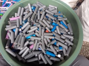 BATRE POWERBENG TIPE 18650 KONDISI HIDUP NORMAL