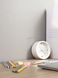 กล่องเก็บเครื่องเขียน ที่วางปากกาเอียงกล่อ กล่องเก็บสะสม พื้นโต๊ะ พลาสติก