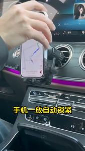 Giá đỡ điện thoại ô tô kẹp khe điều hòa cho xe hơi