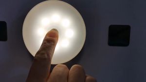 ไฟเซนเซอร์อัตโนมัติ ไฟหัวเตียง LED 0.6w แบบชาร์จUSB แบตอึด โคมไฟหัว ไฟติดห้องนอน ยึดผนังด้วยแม่เหล็ก 