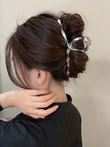 Maidu Jewelry Textured Metal Hair Clip for Women New Fashion Geometry Shark Clip