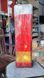 Đèn hậu SD-2032A loại bóng Led 24V trái phải khác nhau hàng Shiliduo