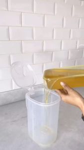 Botol Minyak Goreng 2 Liter Kimplast Wadah Tempat Penyimpanan Multifungsi BPA Free Dengan Tutup