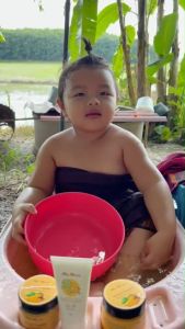 ผงขมิ้นเด็ก มามูน ผงสมุนไพรอาบน้ำเด็ก