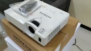 Proyektor Hitachi ED 32X