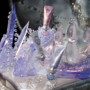 Flower Knows Shells Jewel Collection Kem lót trang điểm Giúp sáng da có thể dùng như BB cream. Có 3 màu để lựa chọn