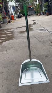 Ki hốt rác đồ xúc rác inox PHÚC HƯNG PHÁT SG kích thước tổng dài 70cm lưỡi 27cmx32cm