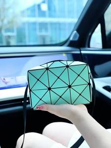 Yoobao | Quick Charge Ultra High Capacity Compact Portable Power Bank 10000mAh