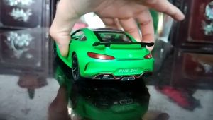 Mô hình Mercedes-Benz GT 1:24 – Hợp kim cao cấp đèn & âm thanh động cơ