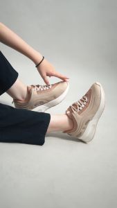 SNEAKYPAIR Wind Almond Adventure Sepatu Wanita Sneakers Shoes