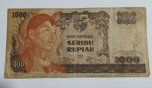 100% Authentic (No Fake Item) Vintage Rare 1968 Indonesia 1000 Rupiah Demonetized Bank note. * Condition as shown in picture. * Catalogue #ssb indo 1000/1968 * Actual picture taken not from AI Feather: Issuer Country: Indonesia (1949-date) Iss