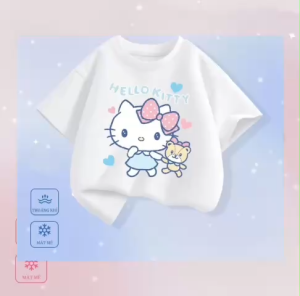 Áo Thun Cổ Tròn Tay Ngắn Hello Kitty Cho Bé Gái Mẫu Giáo | - Màu trắng | - In hình Hello Kitty và chú gấu | - Phù hợp cho bé gái mẫu giáo | - Phong cách thời trang trẻ em