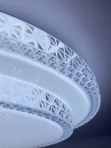Lampu langit - langit LED lampu gantung kristal dua lapis pengaturan tiga warna cahaya lampu kristal untuk kamar tidur dan ruang tamu dilengkapi pengendali jarak jauh daya 200 watt