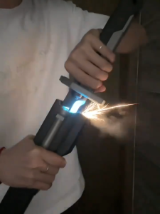 ของเล่นเด็ก ดาบเลเซอร์ LED 7 สี ดาบซามูไร มีเสียง พ่นหมอกได้ ของเล่นมีไฟ ดาบไฟฟ้า ของขวัญเด็กผู้ชาย เล่นต่อสู้ สุดเท่