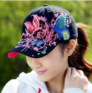 หมวกเบสบอลป้องกันแสงแดดปักลายผีเสื้อสำหรับผู้หญิง ฤดูร้อน ฤดูใบไม้ร่วง หมวกเบสบอลสไตล์เกาหลี หมวกทรงปากเป็ด หมวกท่องเที่ยว