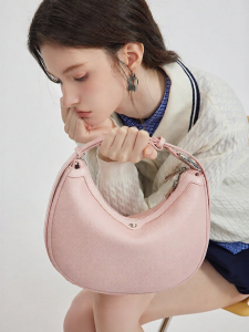 VALUNCICA EUROPHAM | Celebrities Choice Crescent-shaped Crossbody Underarm Bag