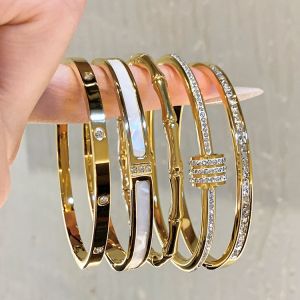 BESFOME High-end Golden Titanium Steel Non-Fade Bracelet Female Plain Ring Zircon Bracelet Light Luxury Niche Bracelet