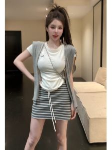 YUEZHONGWEI | White Short Sleeve Embroidery T-shirt for Women