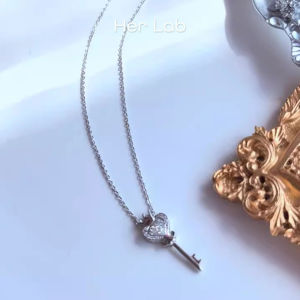 Her Lab Jewelry | สร้อยคอเพชรแท้ลาย Love Lock จี้เพชรแท้40จุด Moissanite สำหรับผู้หญิงพร้อมใบรับรองคุณภาพสูงสร้อยคอเพชรสำหรับงานแต่งงานเงินสเตอลิง925เพชรตัดแฟชั่น