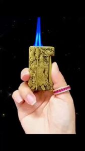 (SHOP BÁN SỈ) Bật Lửa Khè 2 Tia Bấm Ngang Khắc Nổi Hình Quan Công – xài gas