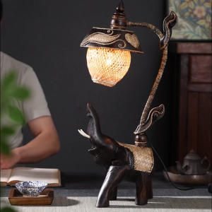 ไม้เนื้อแข็งวินเทจช้างโคมไฟตั้งโต๊ะห้องนั่งเล่นห้องศึกษาศิลปะโคมไฟเรียบง่ายโฮมสเตย์โรงแรมห้องชาตกแต่งห้องนอนรูปหัวใจหัวเตียงโคมไฟตั้งโต๊ะ
