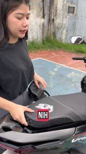 VOJOURNE X SIGNATURE COVER KULIT JOK CARBON 3D CATUR SEAT SARUNG JOK MOTOR VARIO BEAT NMAX PCX AEROX