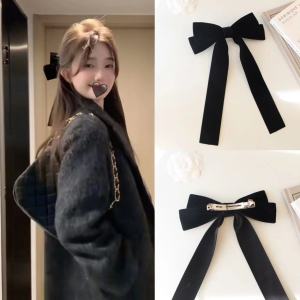 กิ๊บติดผมผ้ากำมะหยี่สีดำพร้อมโบว์ผีเสื้อขนาดใหญ่ กิ๊บติดผมแบบยืดหยุ่นสำหรับเด็กผู้หญิง สไตล์ย้อนยุค เครื่องประดับผมสำหรับเด็กผู้หญิง