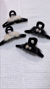 Furry Hair Claw Pearl Winter Style Plush Hair Clip Ladies Fashion Shark Claw Clip Fur Hairpin Women Korean Large Shark Clip Hair Accessories