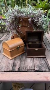 หีบไม้สัก กล่องไม้สัก  หีบใส่เงิน กล่องใส่เครื่องประดับ ฝาโค้ง สลักล๊อก  ยาว13.5xลึก 10xสูง11cm  ใส่ของ เก็บของอเนกประสงค์