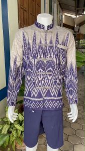 ตำแหน่งเสื้อเชิ้ต เสื้อพื้นเมืองชายคอจีนกระดุมจีนพิมพ์ลายแขนยาว ราคา 1000 เท่าที่สุด!