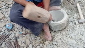 cối đá tự nhiên đường kính 24 x17 đường kính lòng trong 18 cm tặng chày gỗ loại tốt