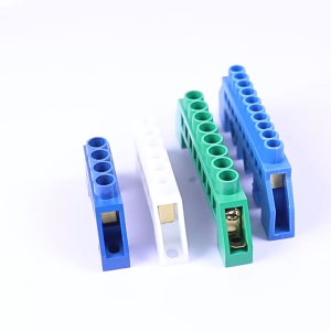 ่ส่งจากไทย บัสบาร์ 1 ชิ้นการออกแบบสะพาน มี4-12รู สกรูเสาทองเหลืองทองแดงแถบสายดินขั้วต่อเทอร์มินัลบล็อคเป็นกลางสีฟ้าสีเขียว