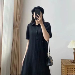 Váy Đầm Suông Cổ Sơ Mi Chất Đũi Gân Xoè Nhẹ Nhàng Thanh Lịch