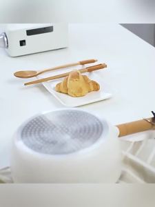 Winnereco Non-Stick กระทะพร้อมฝาปิดทำอาหารหม้อ Pour Spout & ไม้ Handle ซุปหม้อหม้อก๋วยเตี๋ยวสำหรับก๋วยเตี๋ยวซุปนมร้อน