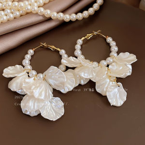 Shell Flower Womens Earrings 2024 Trendy Versatile Fairy Tale Style French Design Fashion Jewelry Ear Studs Accessory