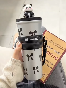 แก้วเก็บความเย็น แก้วน้ำแฟชั่น 700ml หลอดในตัว ลายน่ารัก สไตล์เกาหลี พกพาง่าย เก็บเย็นได้ทั้งวัน แก้วน้ำเก็บความเย็น