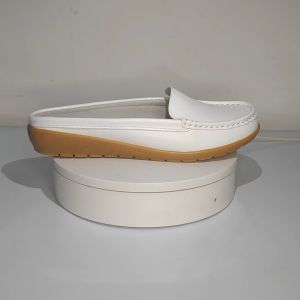 Sepatu Wanita Casual Musim Panas Korea Kulit Sepatu Wanita Casual Slip On Murah Selop Flat Shoes Kekinian Ringan Cewek Slop Cantik 230