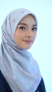 Zoya AMBERLY Scarf - Kerudung Hijab Segiempat Motif With Pouch Ziplock - Bahan Poly Fine - Ukuran 110x110
