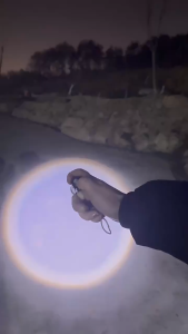 ไฟฉาย LED XPE ขนาดเล็กไฟฉาย ยูเอสบีแบบชาร์จไฟได้ ไฟฉายพกพา 9 ซม แบบใช้มือถือที่สว่าง ไฟด้านข้างหลอดไฟ COB ส่องได้ไกล กันน้ำ กันกระแทก