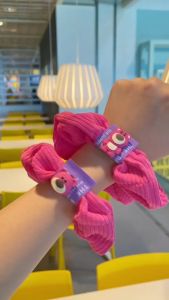 Set 7 món cột tóc gấu dâu Lotso phong cách Hàn Quốc co giãn tốt - Combo 7 món gồm 5 chun tóc và 2 kẹp tóc gấu dâu Losto